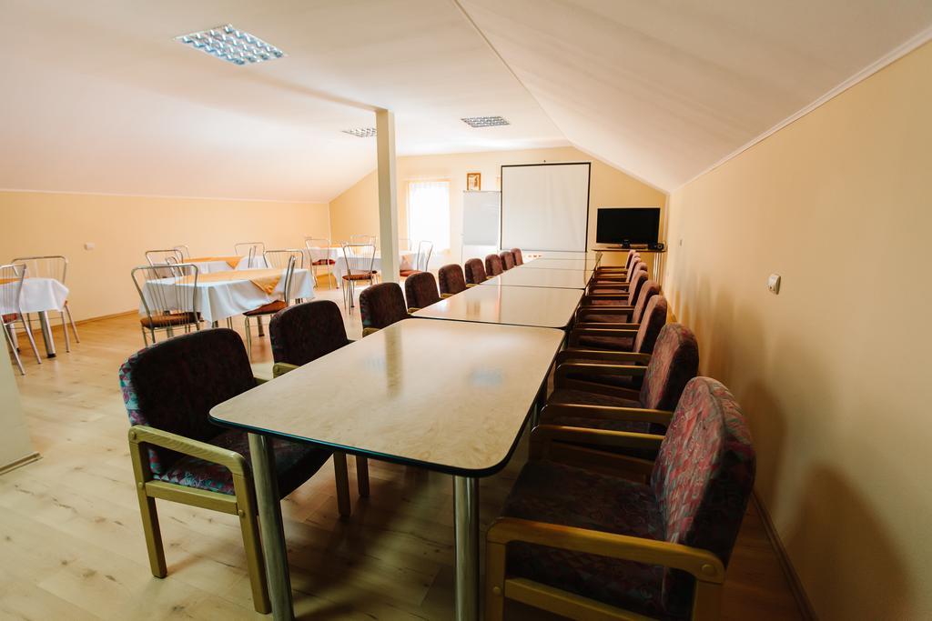 Hotel Dobsi Bazna Extérieur photo